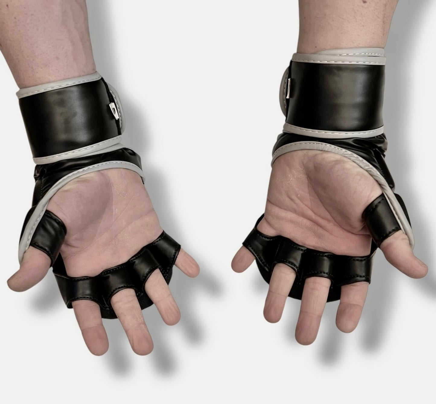 MMA, guanti allenamento o combattimento