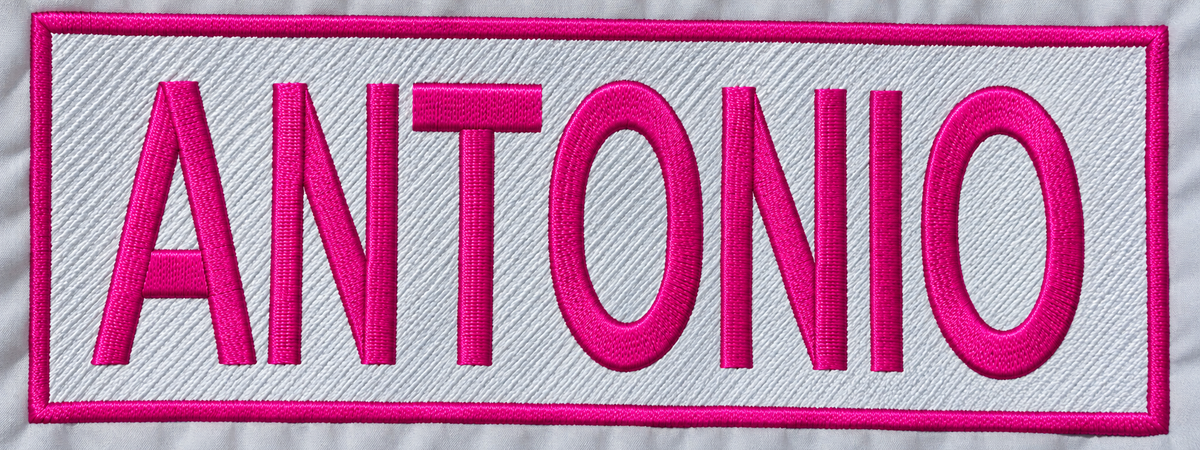 Ricamo personalizzato su pantaloncino (non incluso)
