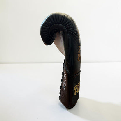 Werewolf/Lonewolf, guantoni da boxe