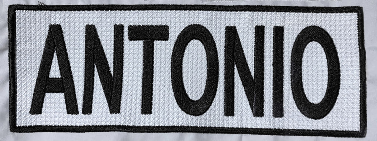 Ricamo personalizzato su pantaloncino (non incluso)